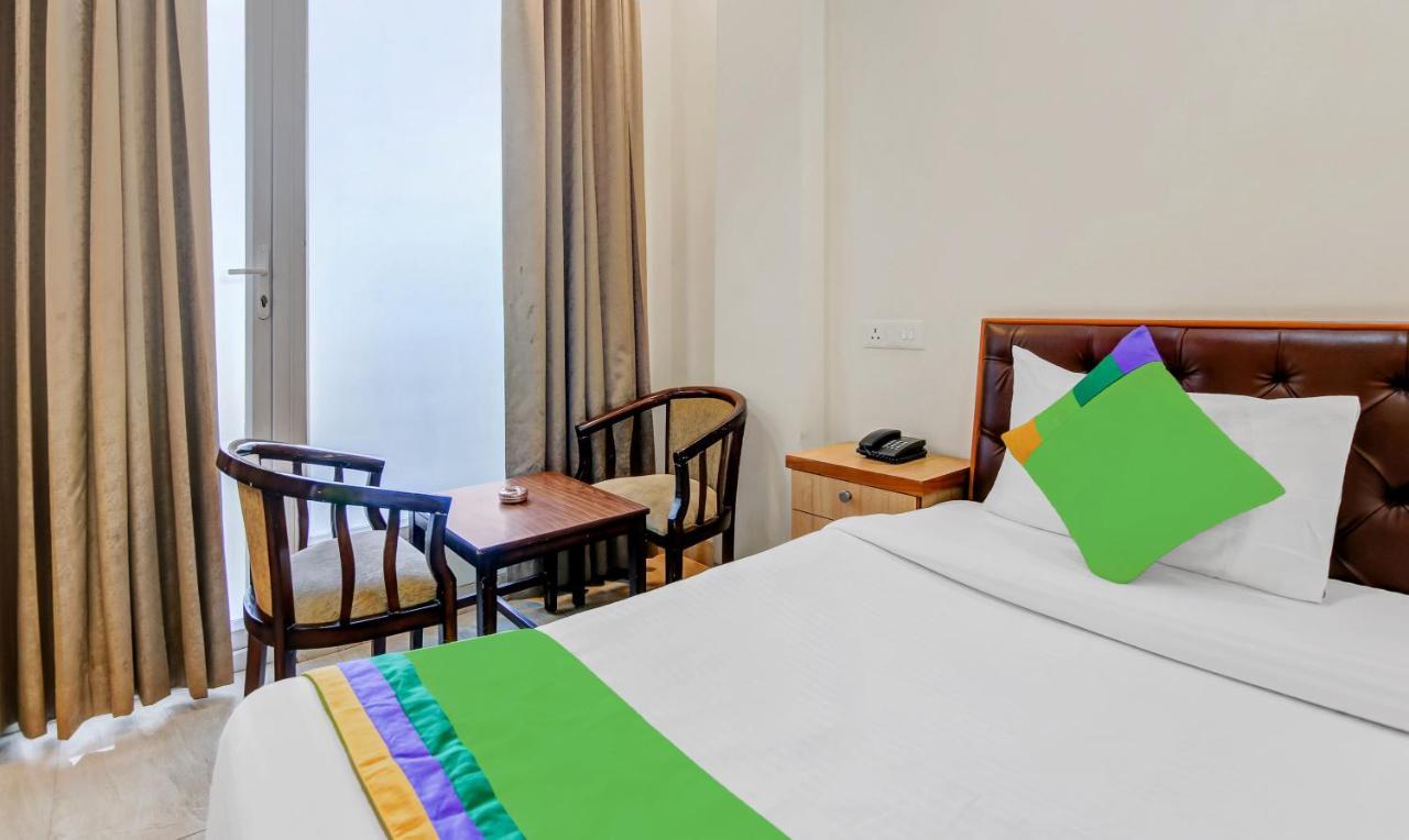 Treebo Sai Village Gold Souk - Sec 43 Gurgaon Ngoại thất bức ảnh