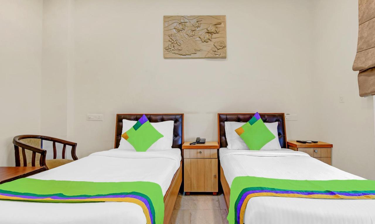 Treebo Sai Village Gold Souk - Sec 43 Gurgaon Ngoại thất bức ảnh