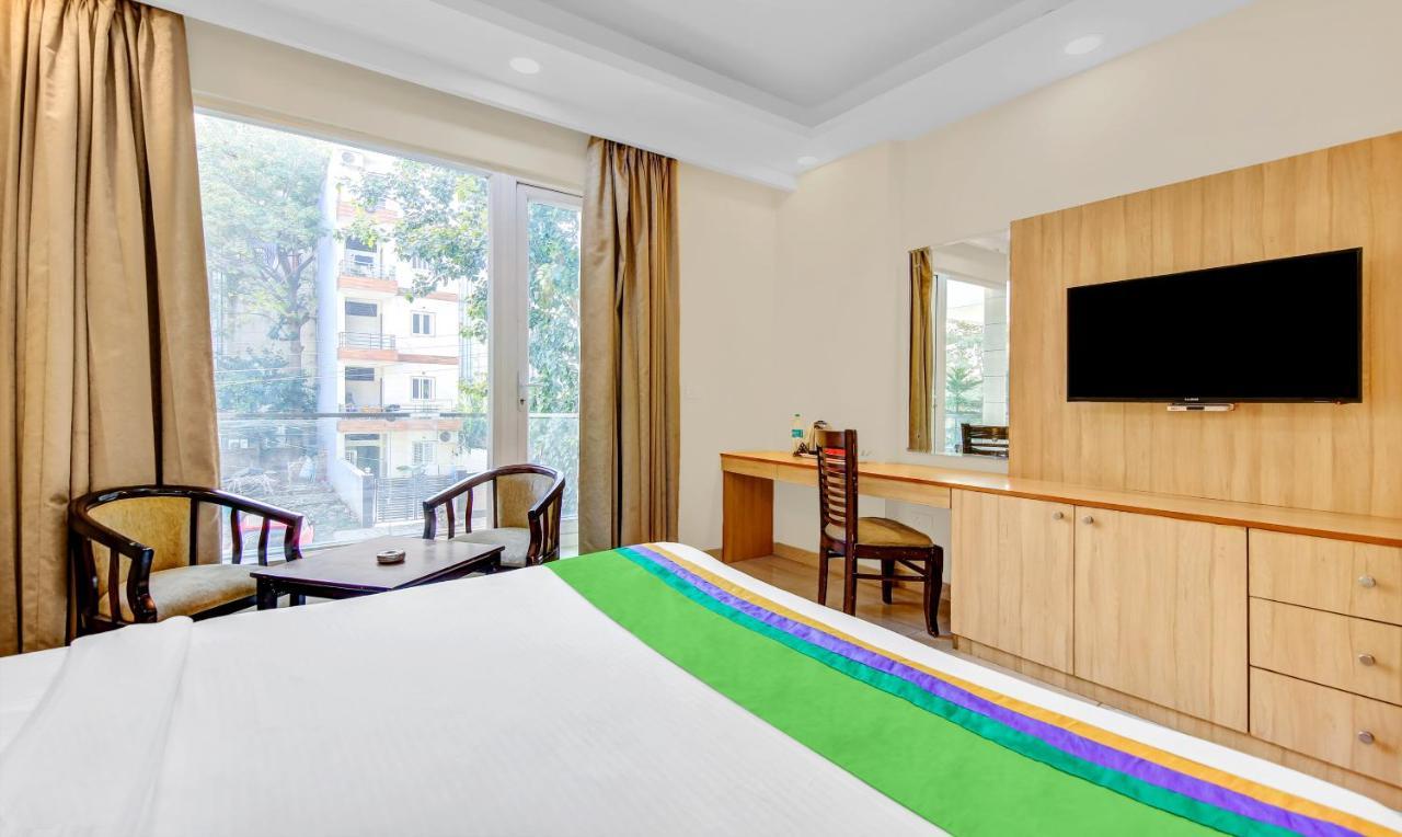 Treebo Sai Village Gold Souk - Sec 43 Gurgaon Ngoại thất bức ảnh