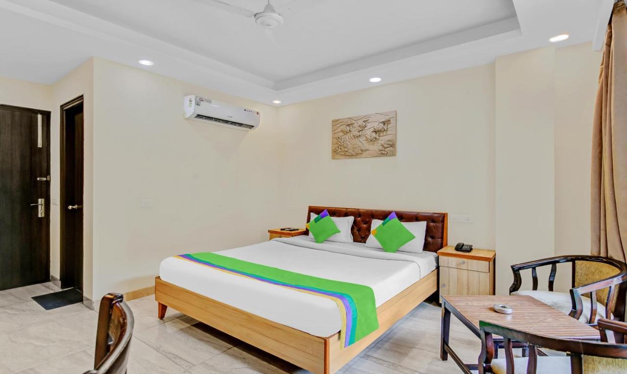 Treebo Sai Village Gold Souk - Sec 43 Gurgaon Ngoại thất bức ảnh