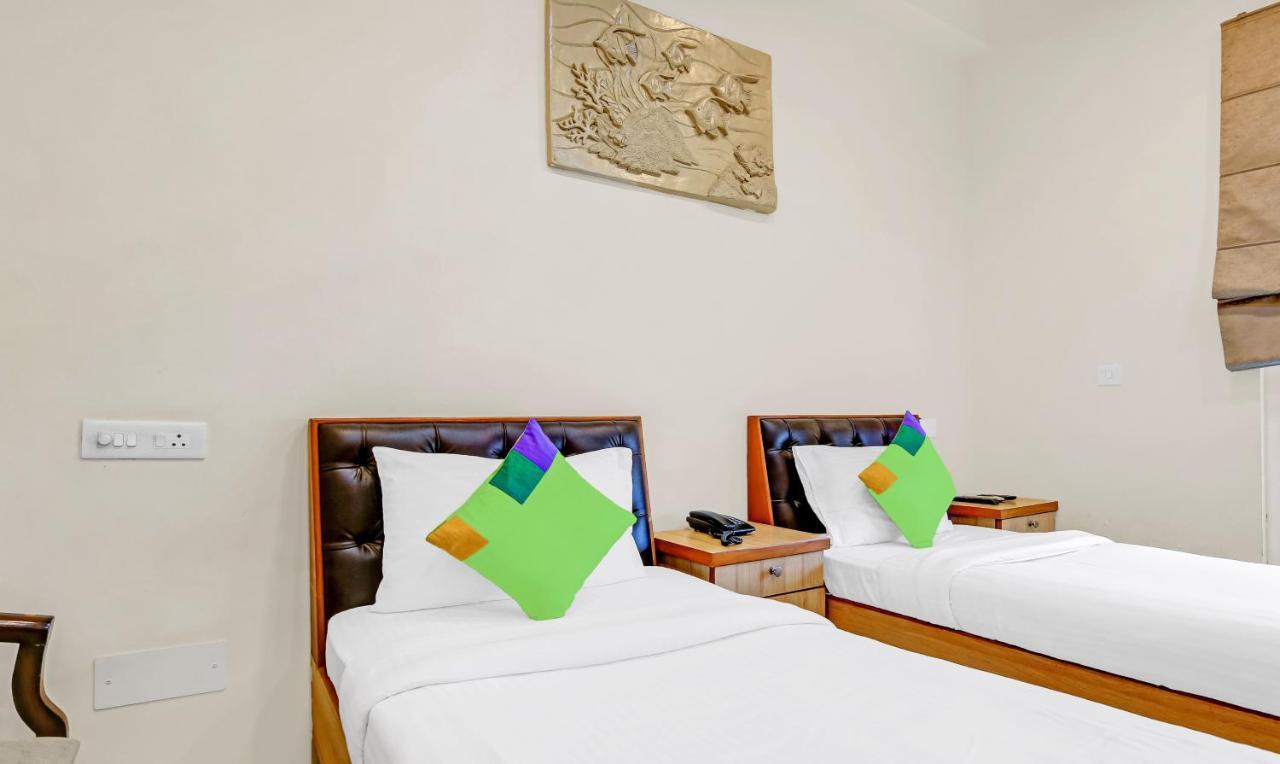 Treebo Sai Village Gold Souk - Sec 43 Gurgaon Ngoại thất bức ảnh