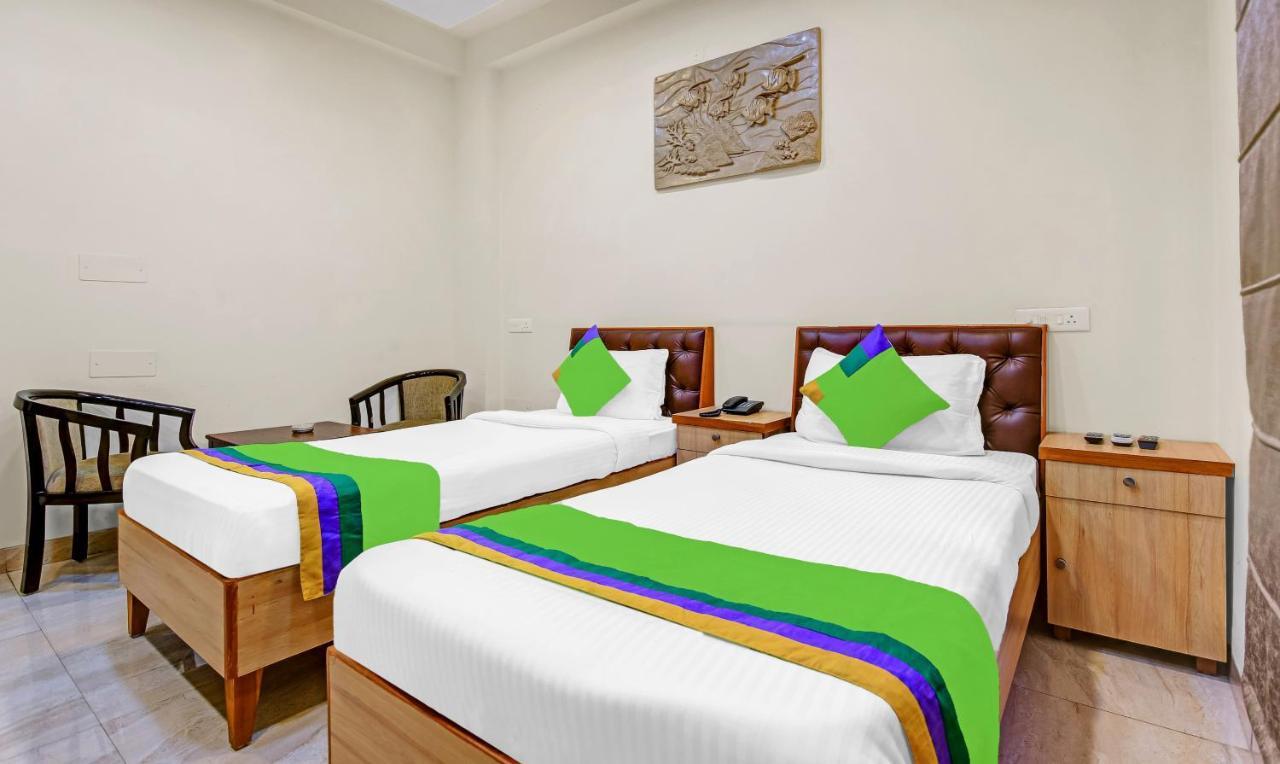 Treebo Sai Village Gold Souk - Sec 43 Gurgaon Ngoại thất bức ảnh