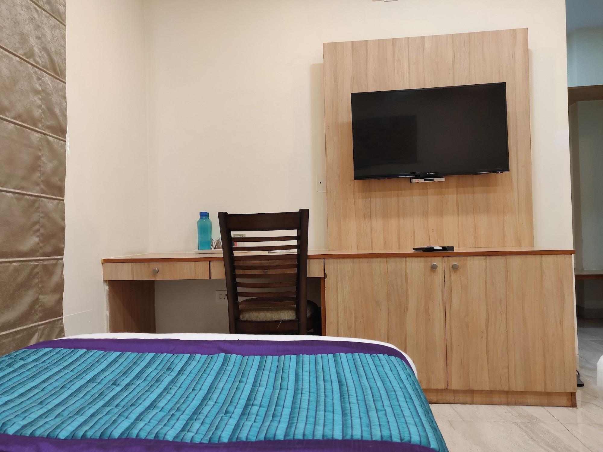 Treebo Sai Village Gold Souk - Sec 43 Gurgaon Ngoại thất bức ảnh